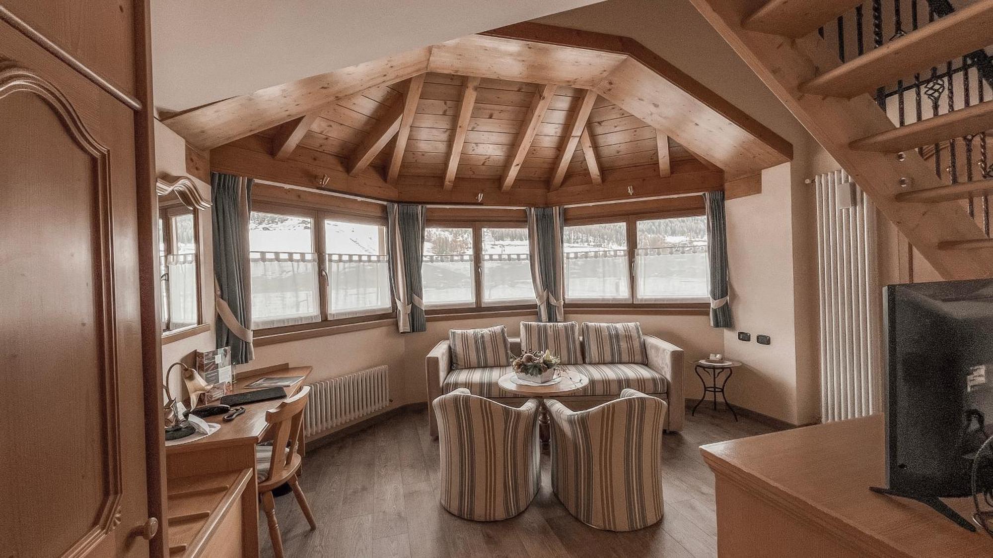 Hotel Flora Лівіньо Екстер'єр фото