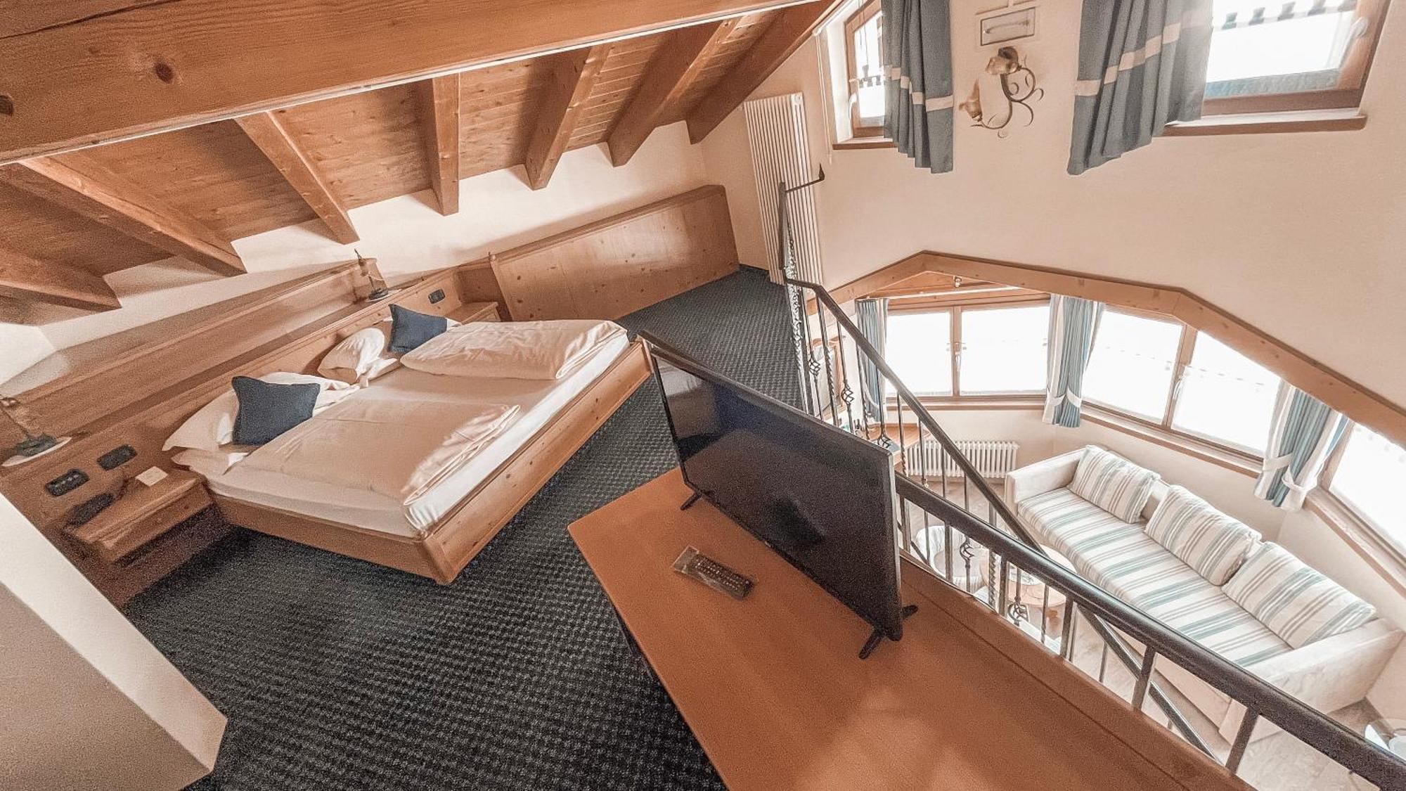 Hotel Flora Лівіньо Екстер'єр фото